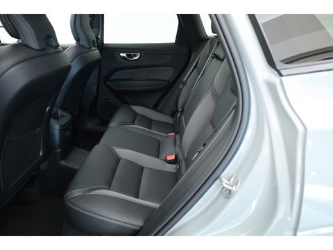 Volvo XC60 2.0 T8 Plug-in hybrid AWD Plus Dark | Pano-dak | 360 Cam. | BLIS | H&K | ACC |