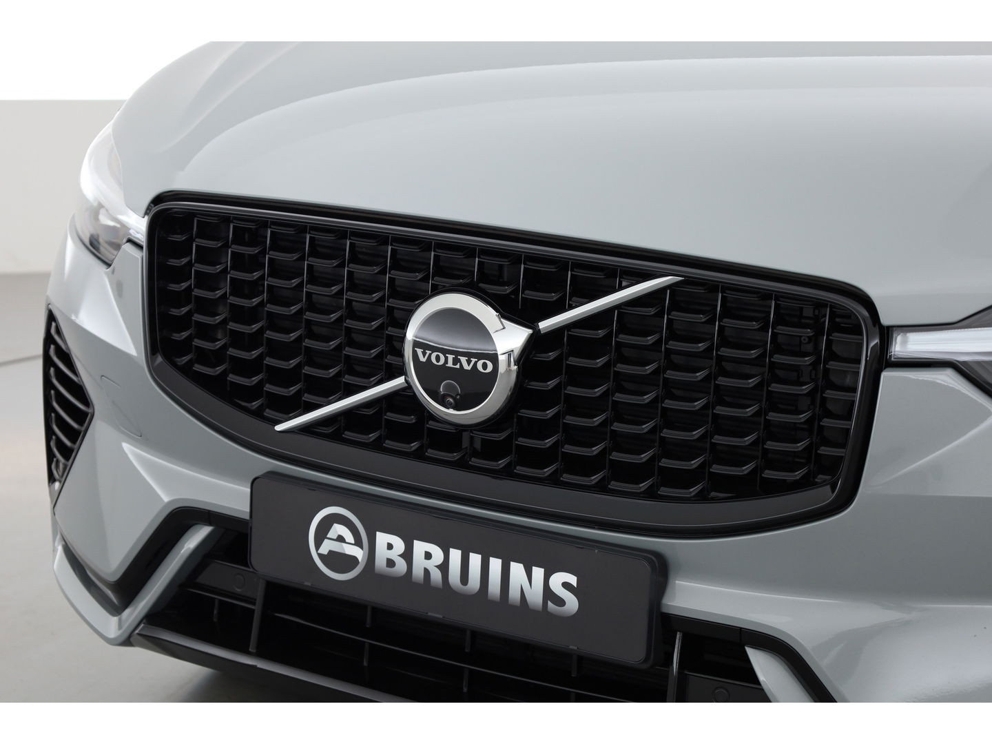 Volvo XC60 2.0 T8 Plug-in hybrid AWD Plus Dark | Pano-dak | 360 Cam. | BLIS | H&K | ACC |
