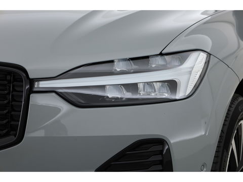 Volvo XC60 2.0 T8 Plug-in hybrid AWD Plus Dark | Pano-dak | 360 Cam. | BLIS | H&K | ACC |