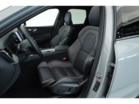 Volvo XC60 2.0 T8 Plug-in hybrid AWD Plus Dark | Pano-dak | 360 Cam. | BLIS | H&K | ACC |