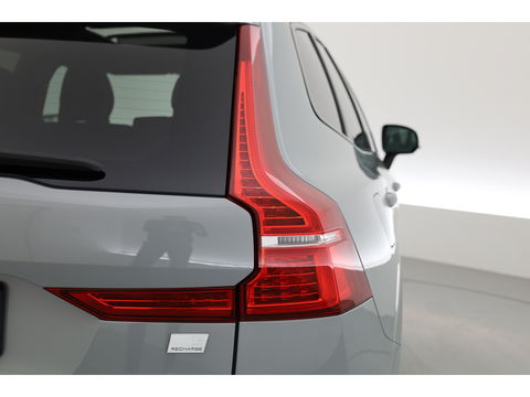 Volvo XC60 2.0 T8 Plug-in hybrid AWD Plus Dark | Pano-dak | 360 Cam. | BLIS | H&K | ACC |