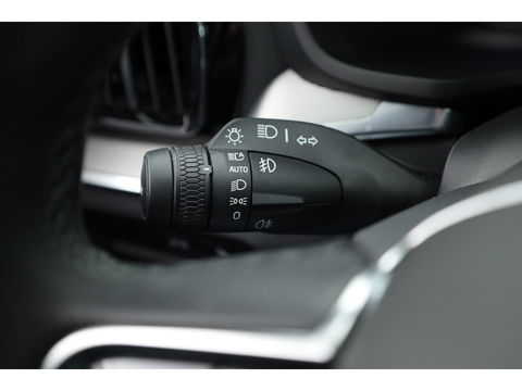 Volvo V60 2.0 T6 Plug-in hybrid AWD Plus Dark | H&K Audio | ACC | Blis | 4x stoel + stuurverw. | 19'' |
