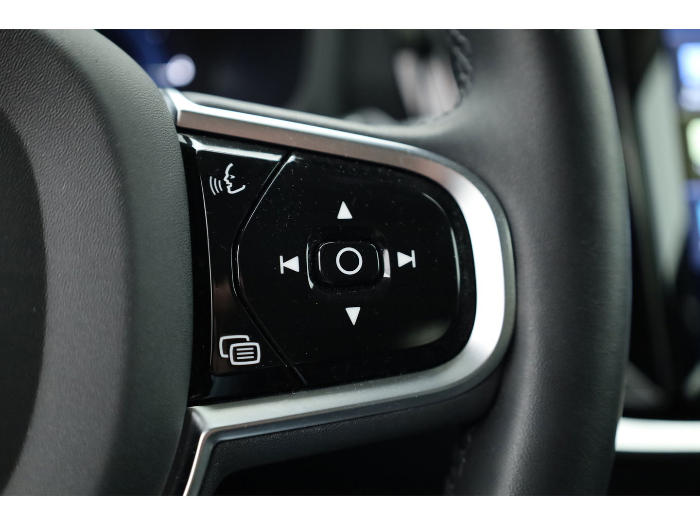 Volvo V60 2.0 T6 Plug-in hybrid AWD Plus Dark | H&K Audio | ACC | Blis | 4x stoel + stuurverw. | 19'' |