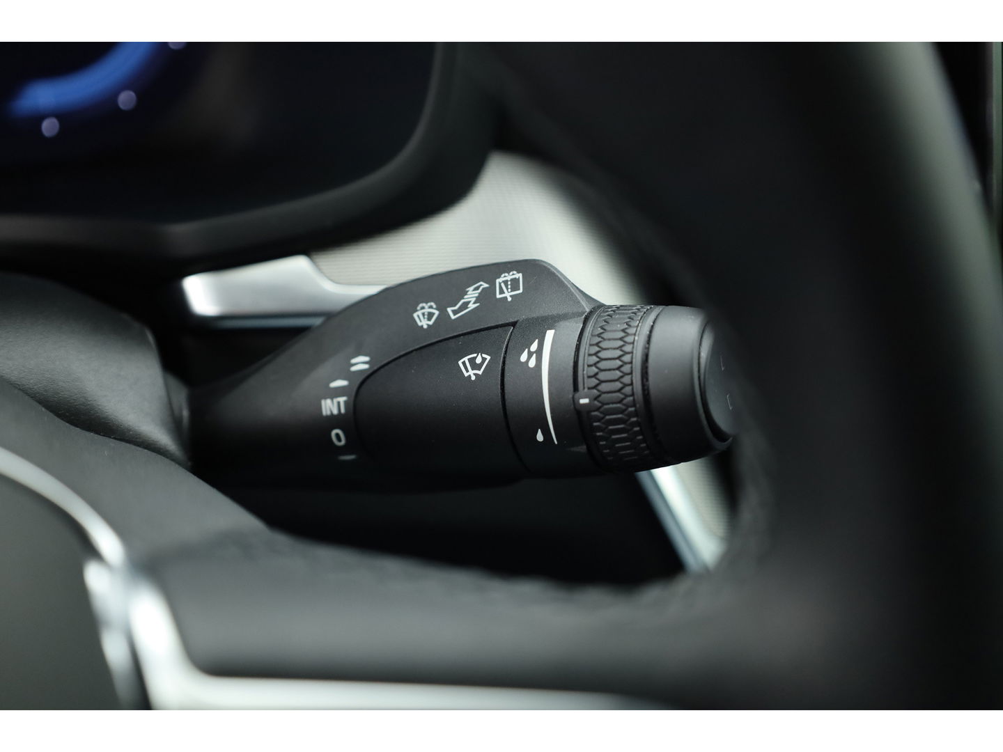 Volvo V60 2.0 T6 Plug-in hybrid AWD Plus Dark | H&K Audio | ACC | Blis | 4x stoel + stuurverw. | 19'' |