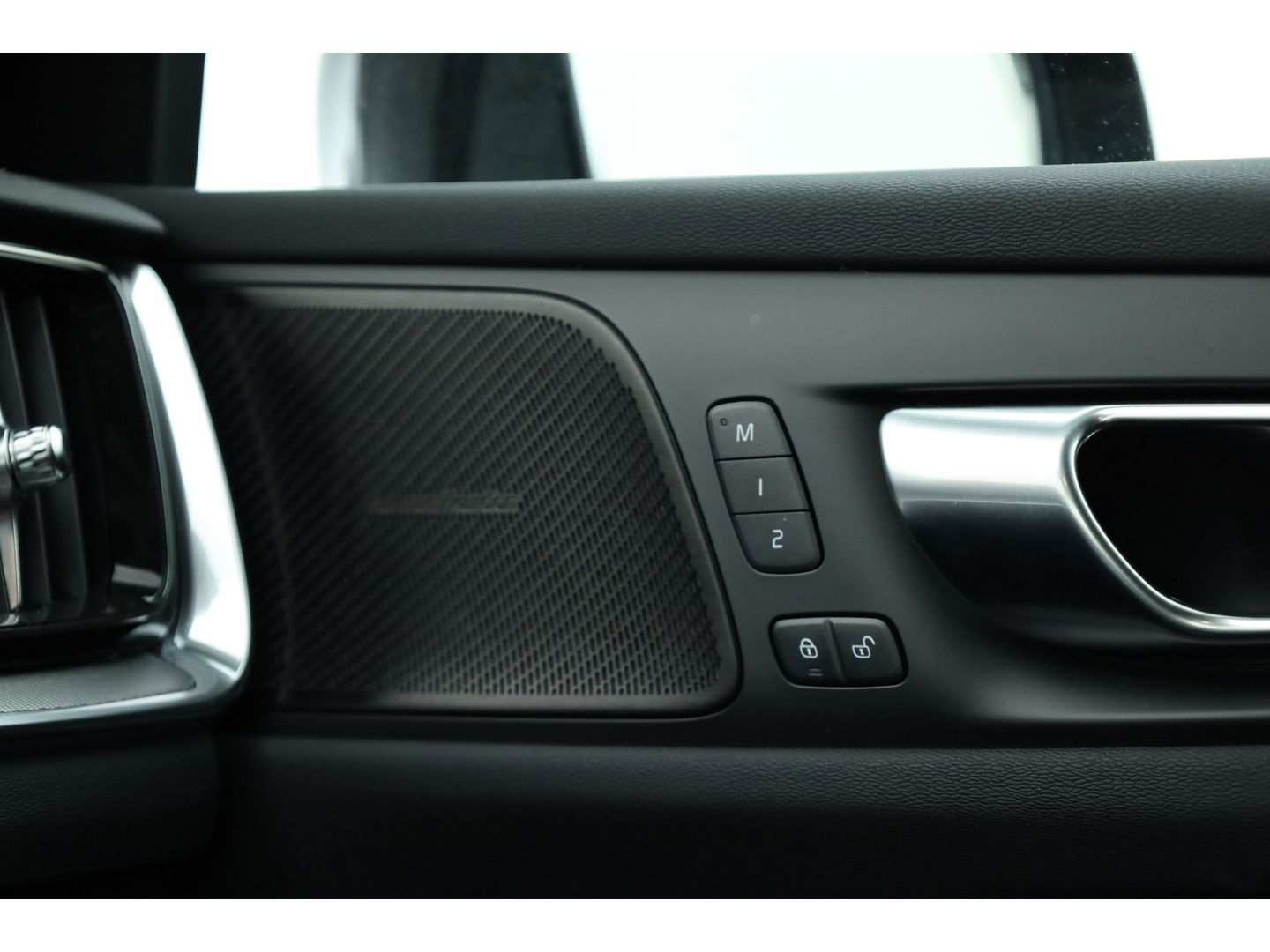 Volvo V60 2.0 T6 Plug-in hybrid AWD Plus Dark | H&K Audio | ACC | Blis | 4x stoel + stuurverw. | 19'' |