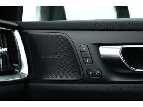Volvo V60 2.0 T6 Plug-in hybrid AWD Plus Dark | H&K Audio | ACC | Blis | 4x stoel + stuurverw. | 19'' |