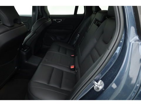 Volvo V60 2.0 T6 Plug-in hybrid AWD Plus Dark | H&K Audio | ACC | Blis | 4x stoel + stuurverw. | 19'' |