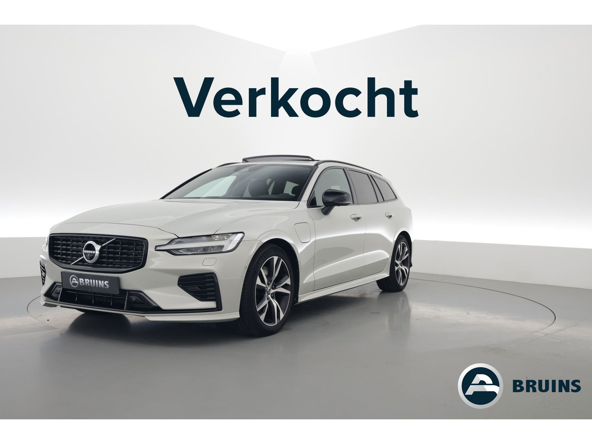 Volvo V60 2.0 T6 Recharge AWD R-Design | Pano | HUD | Bowers & Wilkins |  Stoelverw.+ verkoeling | 360 camera | ACC |