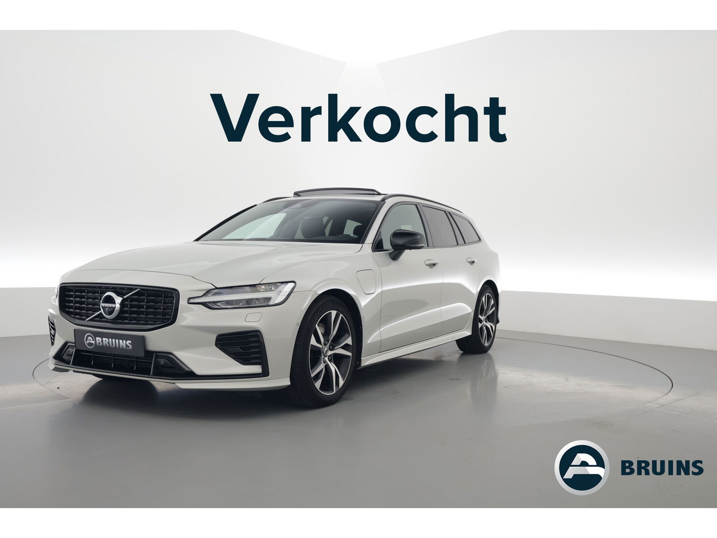 Volvo V60 2.0 T6 Recharge AWD R-Design | Pano | HUD | Bowers & Wilkins |  Stoelverw.+ verkoeling | 360 camera | ACC |
