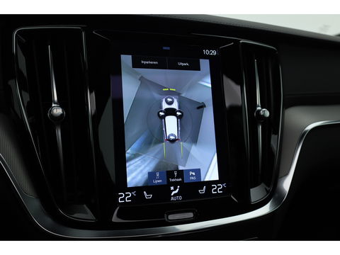 Volvo V60 2.0 T6 Recharge AWD R-Design | Pano | HUD | Bowers & Wilkins |  Stoelverw.+ verkoeling | 360 camera | ACC |