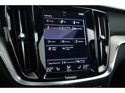 Volvo V60 2.0 T6 Recharge AWD R-Design | Pano | HUD | Bowers & Wilkins |  Stoelverw.+ verkoeling | 360 camera | ACC |