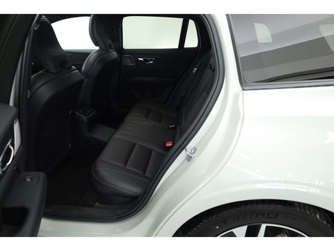 Volvo V60 2.0 T6 Recharge AWD R-Design | Pano | HUD | Bowers & Wilkins |  Stoelverw.+ verkoeling | 360 camera | ACC |
