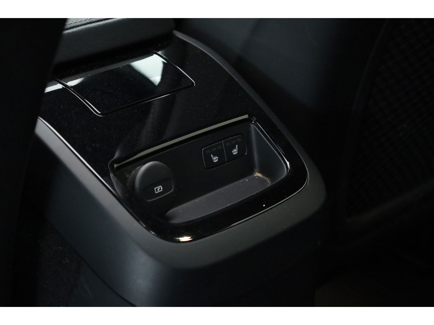 Volvo V60 2.0 T6 Recharge AWD R-Design | Pano | HUD | Bowers & Wilkins |  Stoelverw.+ verkoeling | 360 camera | ACC |