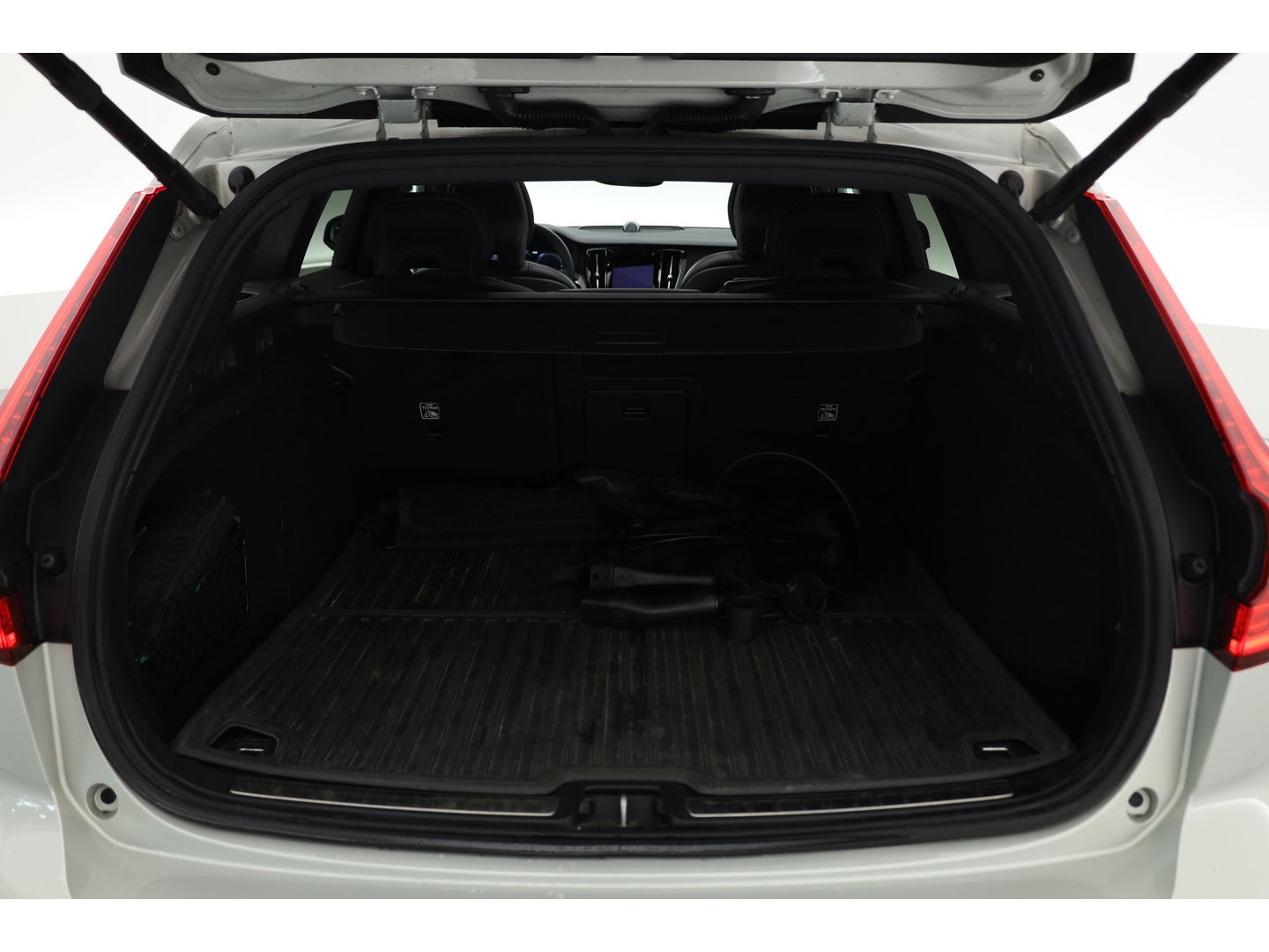Volvo V60 2.0 T6 Recharge AWD R-Design | Pano | HUD | Bowers & Wilkins |  Stoelverw.+ verkoeling | 360 camera | ACC |