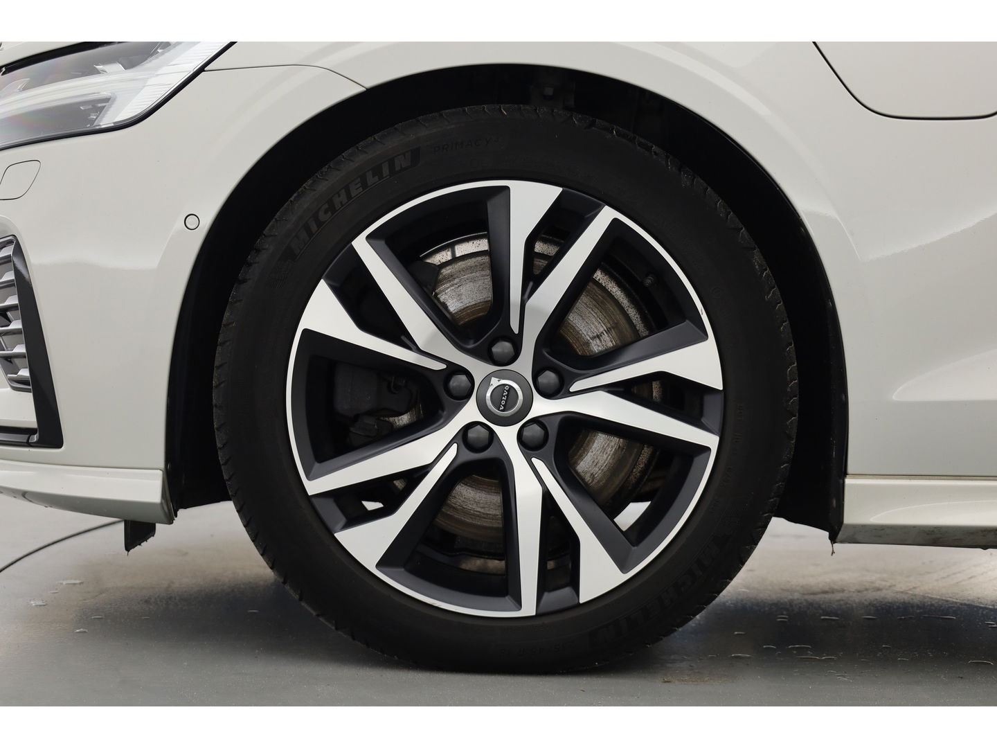 Volvo V60 2.0 T6 Recharge AWD R-Design | Pano | HUD | Bowers & Wilkins |  Stoelverw.+ verkoeling | 360 camera | ACC |