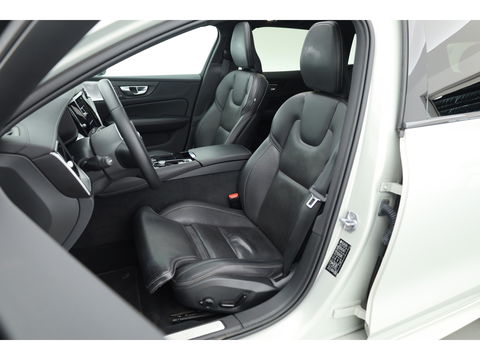 Volvo V60 2.0 T6 Recharge AWD R-Design | Pano | HUD | Bowers & Wilkins |  Stoelverw.+ verkoeling | 360 camera | ACC |