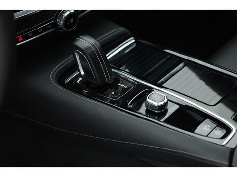 Volvo V60 2.0 T6 Recharge AWD R-Design | Pano | HUD | Bowers & Wilkins |  Stoelverw.+ verkoeling | 360 camera | ACC |