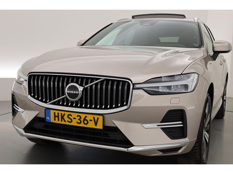 Volvo XC60 2.0 T6 Plug-in hybrid AWD Plus Bright | Pano-dak | H&K Audio | stoel + stuurverwarming |