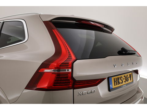 Volvo XC60 2.0 T6 Plug-in hybrid AWD Plus Bright | Pano-dak | H&K Audio | stoel + stuurverwarming |