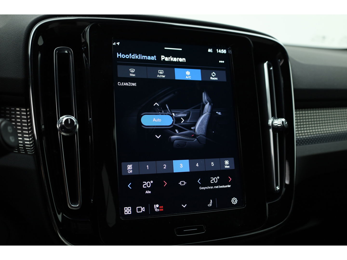 Volvo XC40 Recharge Plus | Trekhaak | Pilot Assist | Camera | Stoel+ stuuverw. |