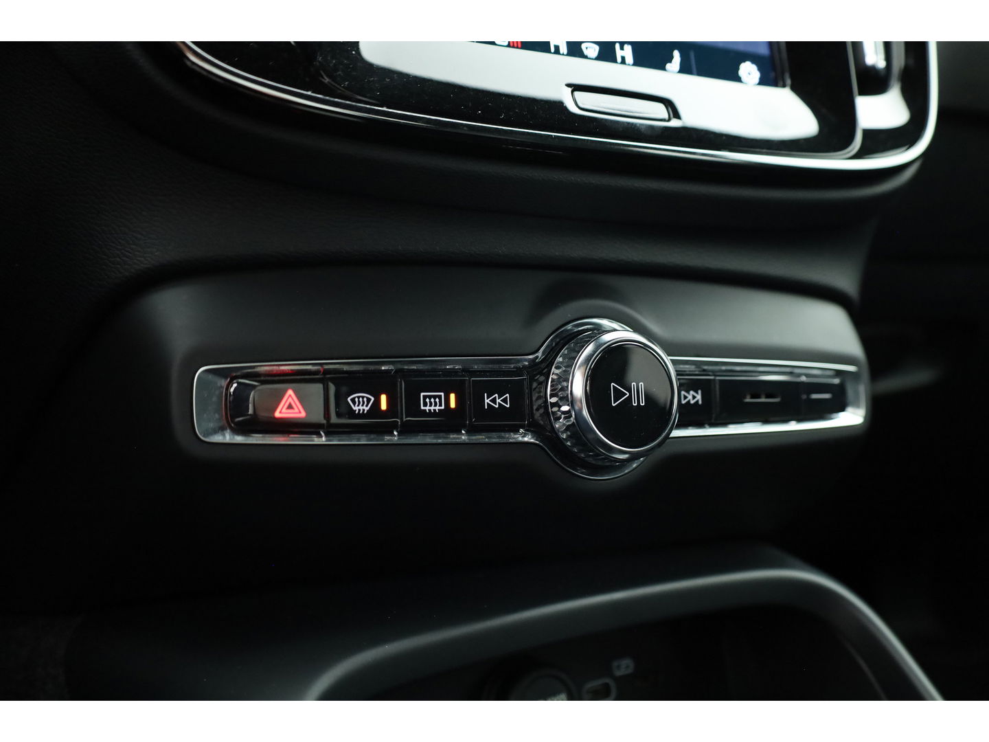 Volvo XC40 Recharge Plus | Trekhaak | Pilot Assist | Camera | Stoel+ stuuverw. |