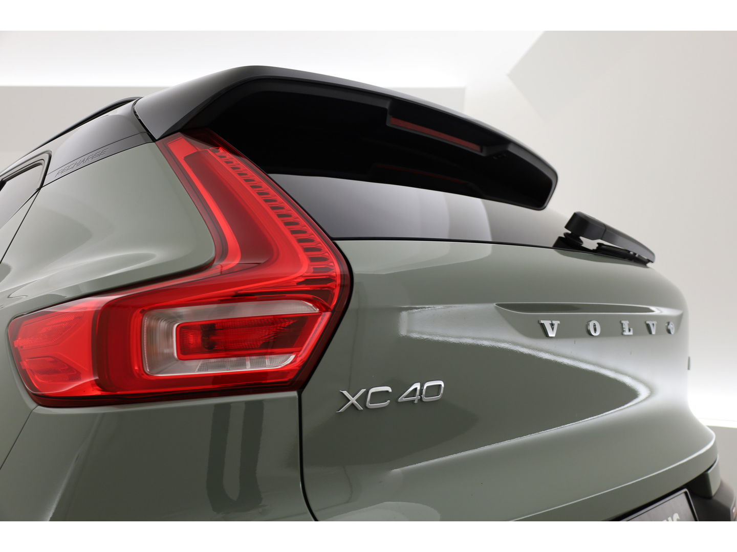 Volvo XC40 Recharge Plus | Trekhaak | Pilot Assist | Camera | Stoel+ stuuverw. |