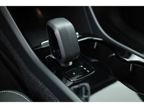 Volvo XC40 Recharge Plus | Trekhaak | Pilot Assist | Camera | Stoel+ stuuverw. |
