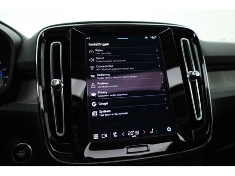 Volvo XC40 2.0 B4 Ultra Dark | Pano | Matrix LED | 360cam | 21'' | Pilot Assist | H&K