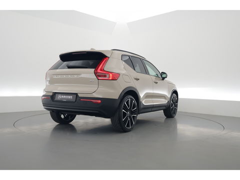 Volvo XC40 2.0 B4 Ultra Dark | Pano | Matrix LED | 360cam | 21'' | Pilot Assist | H&K