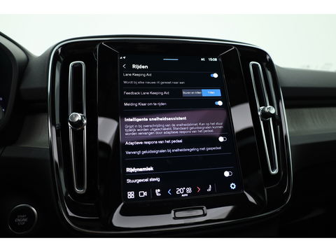 Volvo XC40 2.0 B4 Ultra Dark | Pano | Matrix LED | 360cam | 21'' | Pilot Assist | H&K