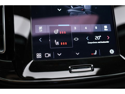 Volvo XC40 2.0 B4 Ultra Dark | Pano | Matrix LED | 360cam | 21'' | Pilot Assist | H&K