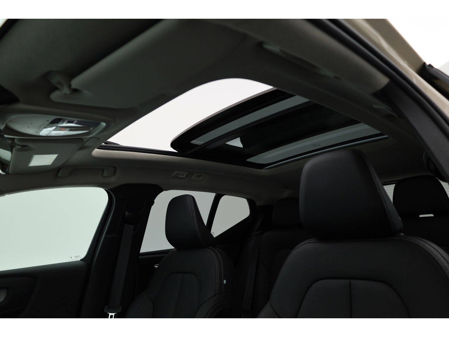 Volvo XC40 2.0 B4 Ultra Dark | Pano | Matrix LED | 360cam | 21'' | Pilot Assist | H&K