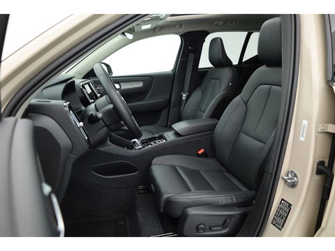 Volvo XC40 2.0 B4 Ultra Dark | Pano | Matrix LED | 360cam | 21'' | Pilot Assist | H&K
