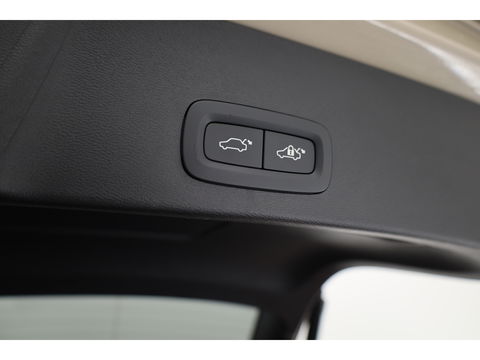 Volvo XC40 2.0 B4 Ultra Dark | Pano | Matrix LED | 360cam | 21'' | Pilot Assist | H&K