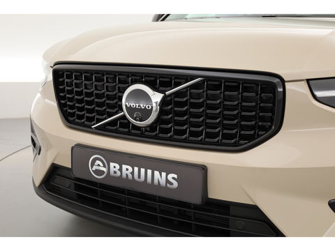 Volvo XC40 2.0 B4 Ultra Dark | Pano | Matrix LED | 360cam | 21'' | Pilot Assist | H&K