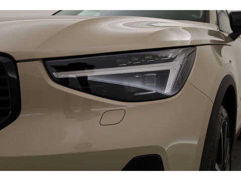 Volvo XC40 2.0 B4 Ultra Dark | Pano | Matrix LED | 360cam | 21'' | Pilot Assist | H&K