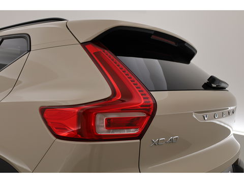 Volvo XC40 2.0 B4 Ultra Dark | Pano | Matrix LED | 360cam | 21'' | Pilot Assist | H&K