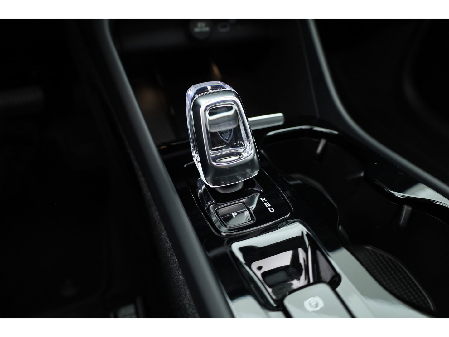 Volvo XC40 2.0 B4 Ultra Dark | Pano | Matrix LED | 360cam | 21'' | Pilot Assist | H&K