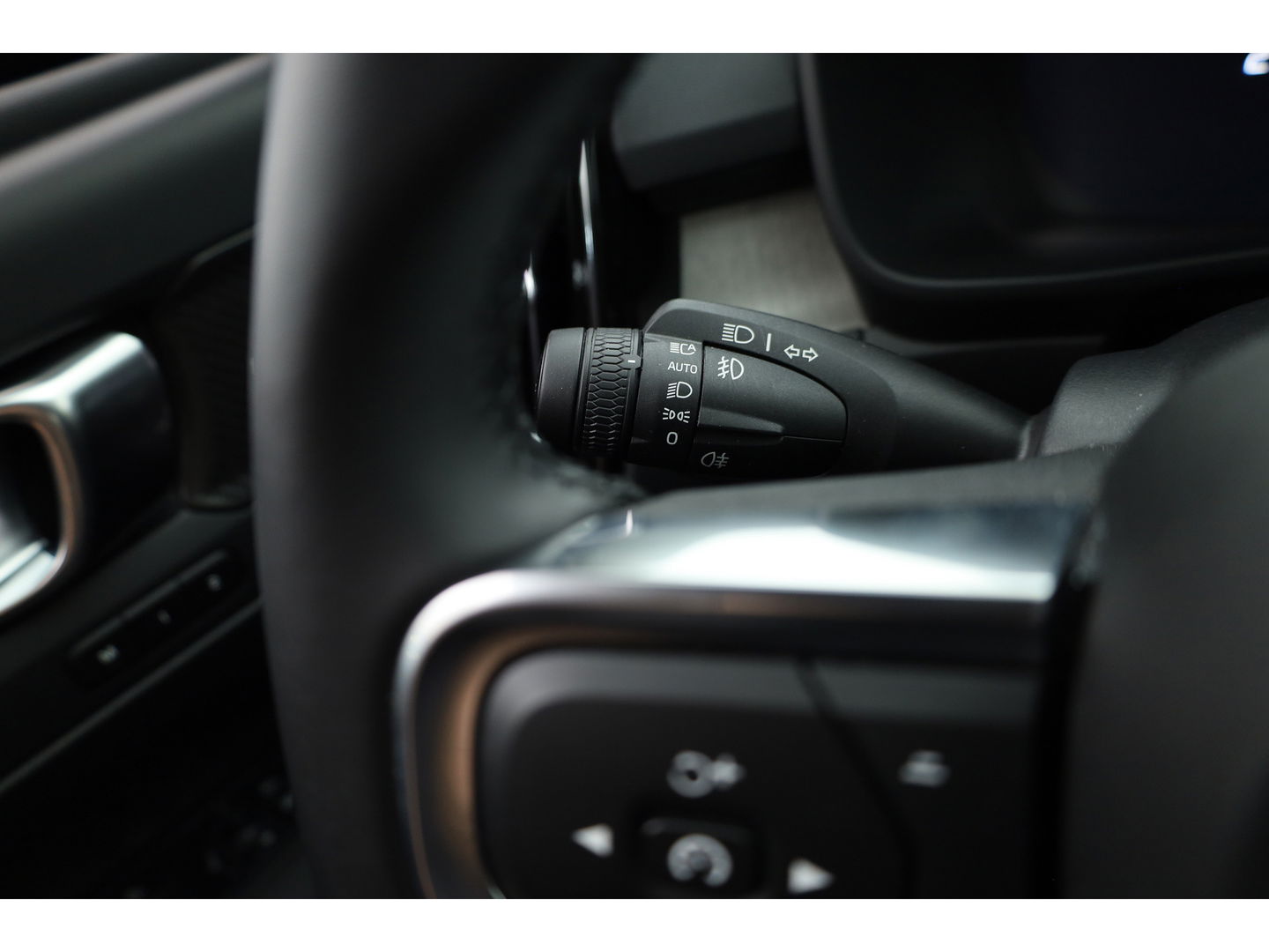 Volvo XC40 2.0 B4 Ultra Dark | Pano | Matrix LED | 360cam | 21'' | Pilot Assist | H&K