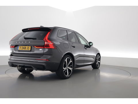 Volvo XC60 2.0 T8 Plug-in hybrid AWD Ultimate Dark | Luchtvering | HUD | Trekhaak | B&W | Pano | Pilot Assist |
