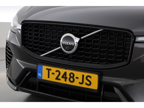 Volvo XC60 2.0 T8 Plug-in hybrid AWD Ultimate Dark | Luchtvering | HUD | Trekhaak | B&W | Pano | Pilot Assist |