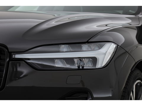 Volvo XC60 2.0 T8 Plug-in hybrid AWD Ultimate Dark | Luchtvering | HUD | Trekhaak | B&W | Pano | Pilot Assist |