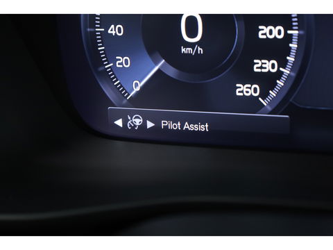 Volvo XC40 T4 Recharge Ultimate Dark | Pano | Pilot assist | 360cam | H&K | Elek. Stoelen |