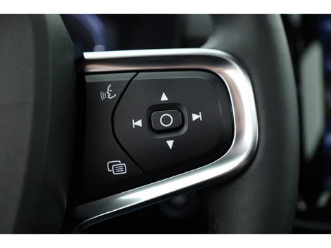 Volvo XC40 T4 Recharge Ultimate Dark | Pano | Pilot assist | 360cam | H&K | Elek. Stoelen |