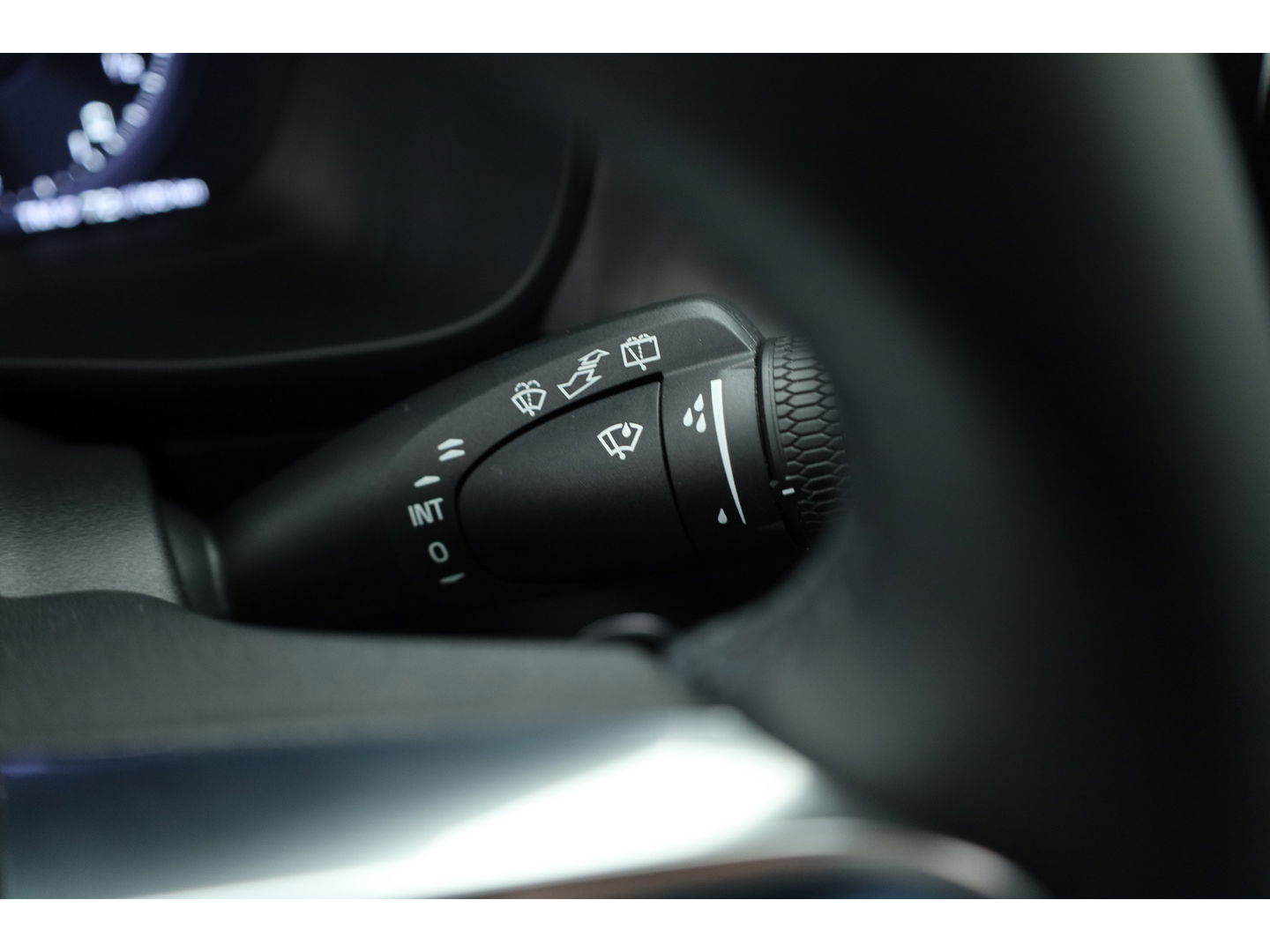 Volvo XC40 T4 Recharge Ultimate Dark | Pano | Pilot assist | 360cam | H&K | Elek. Stoelen |