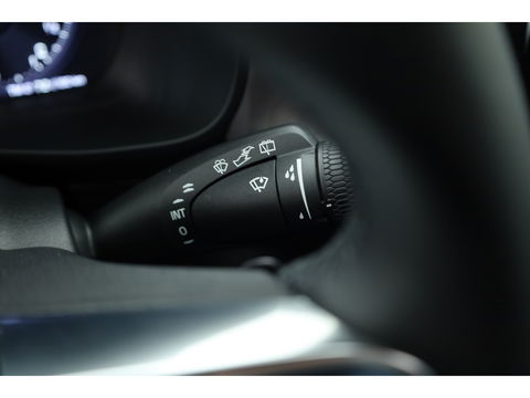 Volvo XC40 T4 Recharge Ultimate Dark | Pano | Pilot assist | 360cam | H&K | Elek. Stoelen |