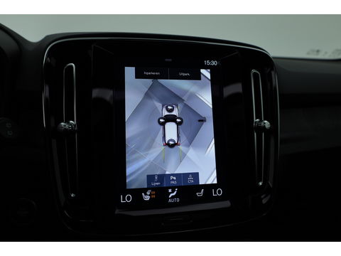 Volvo XC40 T4 Recharge Ultimate Dark | Pano | Pilot assist | 360cam | H&K | Elek. Stoelen |