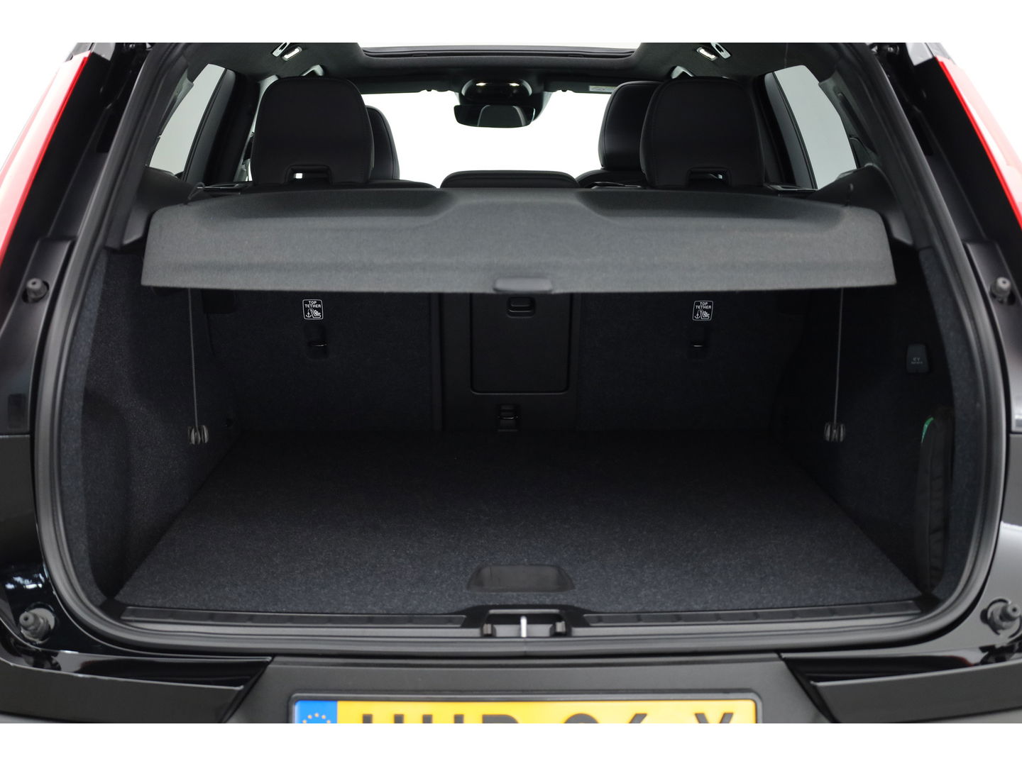 Volvo XC40 T4 Recharge Ultimate Dark | Pano | Pilot assist | 360cam | H&K | Elek. Stoelen |
