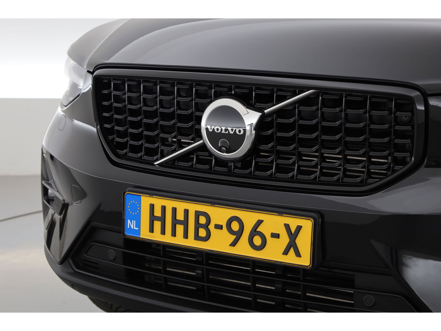 Volvo XC40 T4 Recharge Ultimate Dark | Pano | Pilot assist | 360cam | H&K | Elek. Stoelen |