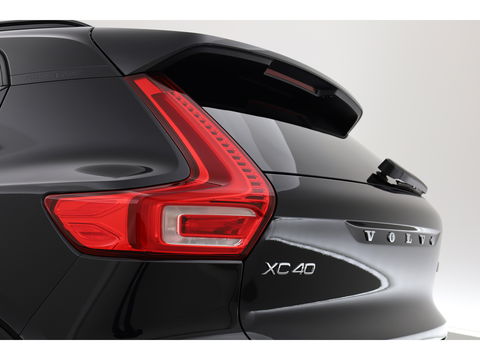 Volvo XC40 T4 Recharge Ultimate Dark | Pano | Pilot assist | 360cam | H&K | Elek. Stoelen |